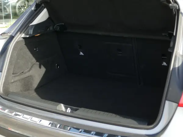 Mercedes-Benz GLA 180 d Urban Aut. 12
