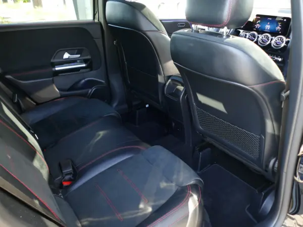 Mercedes-Benz B 250 e AMG Line 30