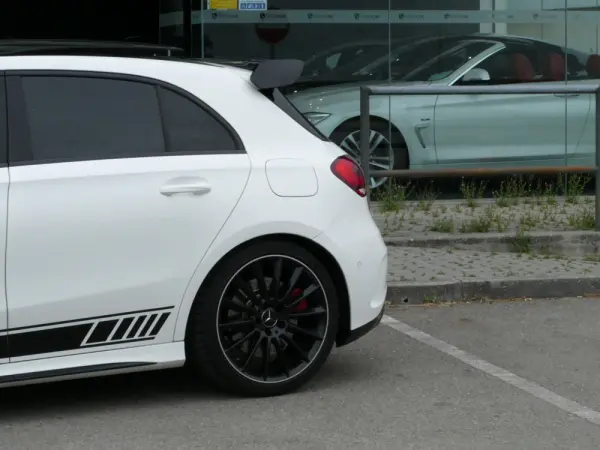 Mercedes-Benz A 35 AMG 4Matic 16