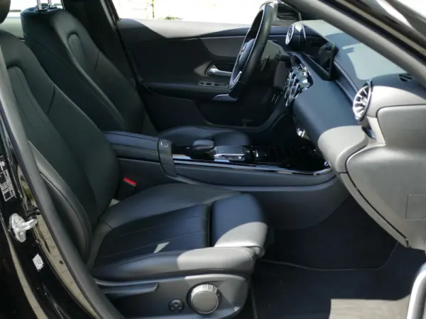 Mercedes-Benz A 250 e Progressive 28