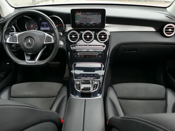 Mercedes-Benz GLC 220 d 4Matic 9G-TRONIC AMG Line 44