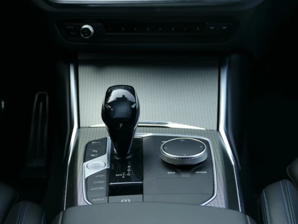 BMW 330 e Touring Pack M Auto 34