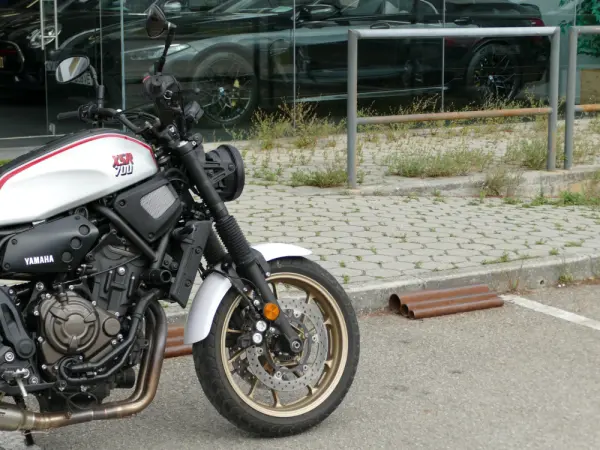Yamaha XSR 700 Tribute 23