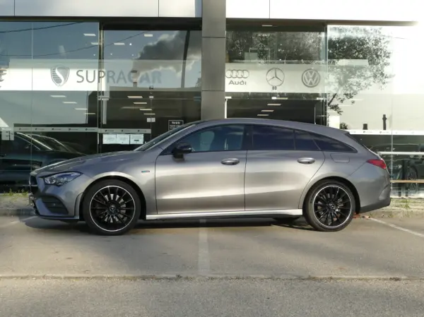 Mercedes-Benz CLA 250 e Shooting Brake AMG Line 38