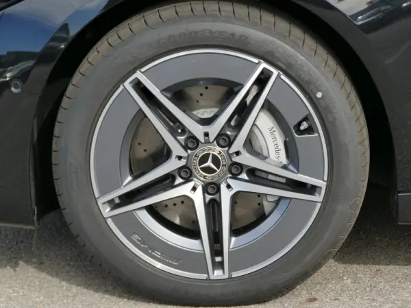 Mercedes-Benz C 300 e AMG Line 7