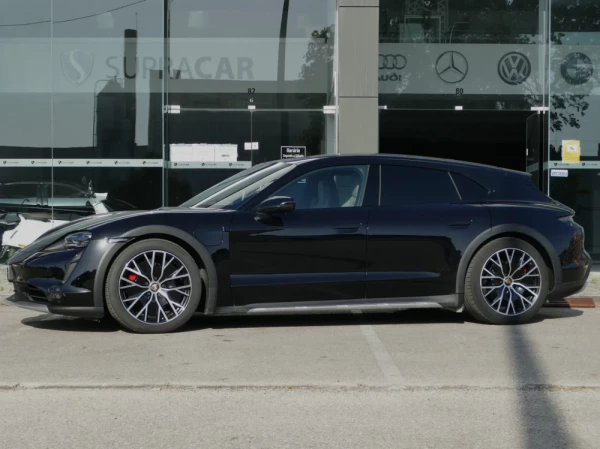 Porsche Taycan Sport Turismo 4S 18