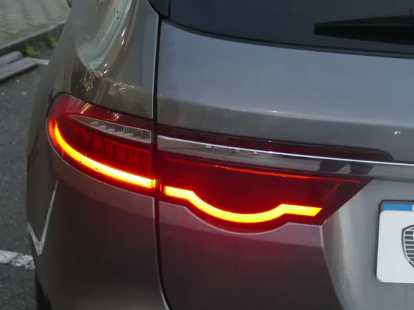 Jaguar XF Sportbrake 2.0 D R-Sport Aut. 10