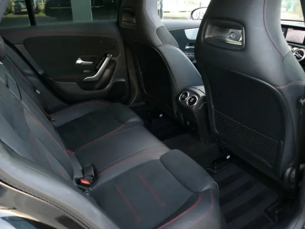 Mercedes-Benz CLA 250 e Shooting Brake AMG Line 38