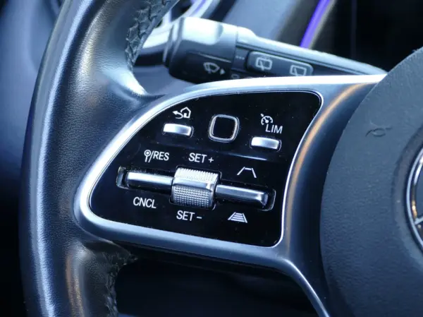 Mercedes-Benz EQB 300 4Matic 37