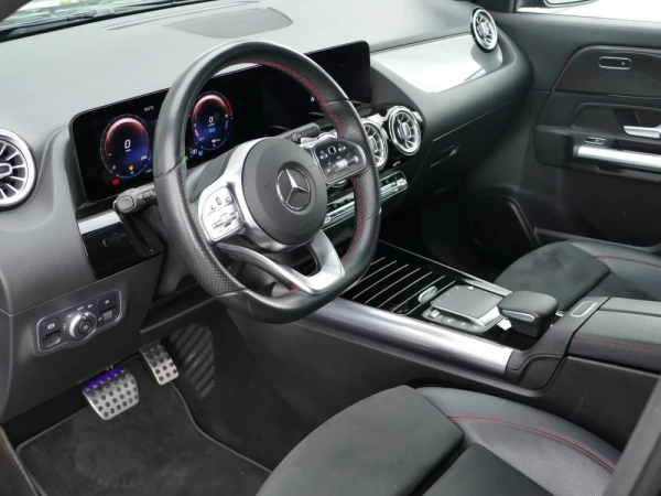 Mercedes-Benz GLA 250 e AMG Line 12