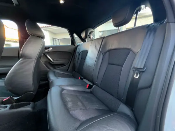 Audi A1 Sportback 2.0 TDi S-line 18