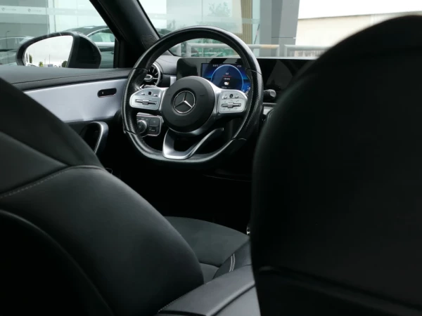 Mercedes-Benz A 250 Limousine e AMG Line 31