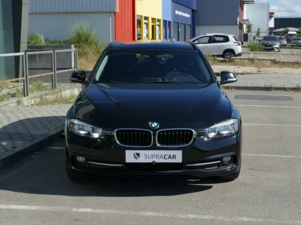 BMW 318 d Line Sport 2