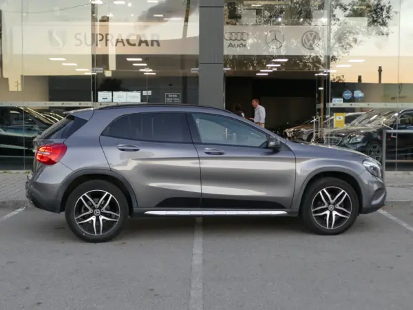 Mercedes-Benz GLA 220 d Urban 39