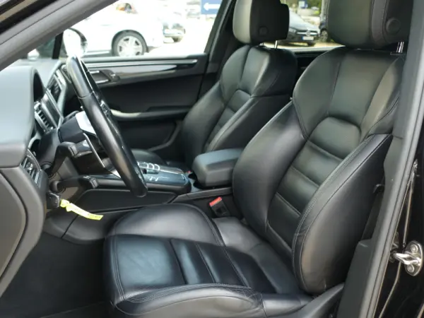 Porsche Macan S 28