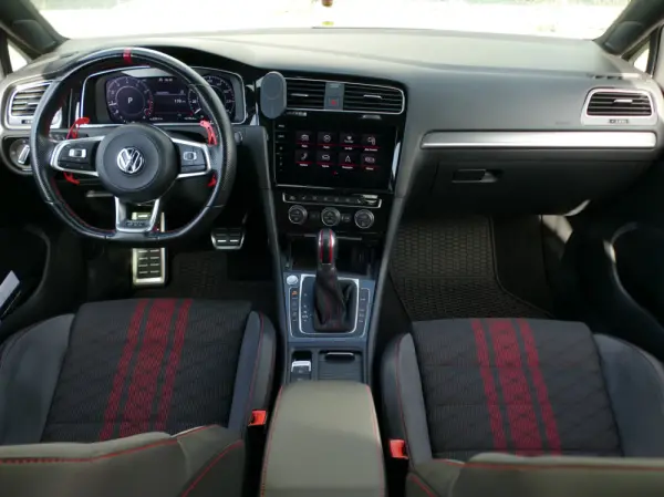 Volkswagen Golf 2.0 TSI GTi TCR DSG 40