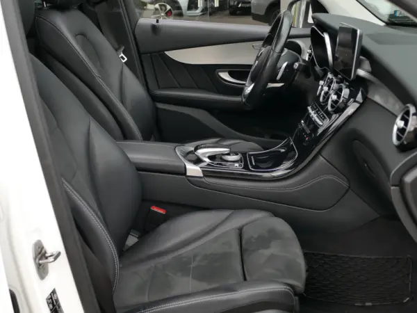 Mercedes-Benz GLC 220 d 4Matic 9G-TRONIC AMG Line 34