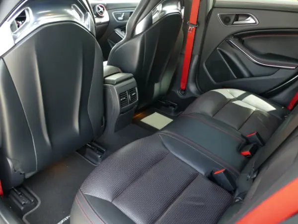 Mercedes-Benz CLA 45 AMG Shooting Brake 4-Matic 38