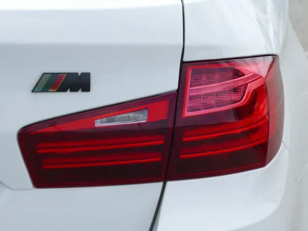 BMW 520 d Pack M Auto 12