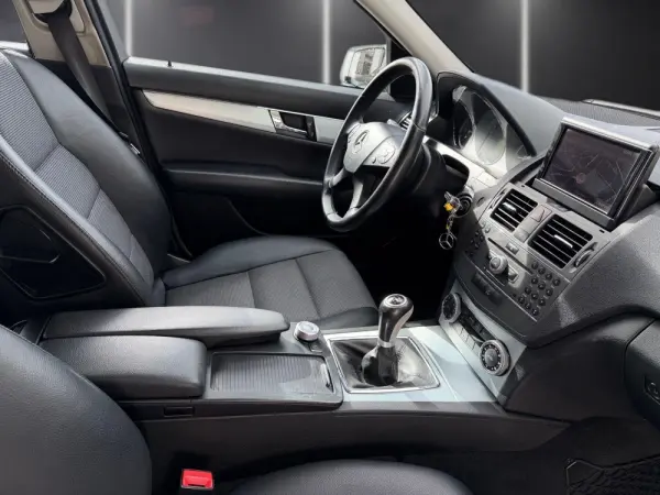 Mercedes-Benz C 220 CDI Avantgarde BlueEfficiency 15