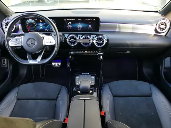 Mercedes-Benz CLA 250 e Shooting Brake AMG Line 36