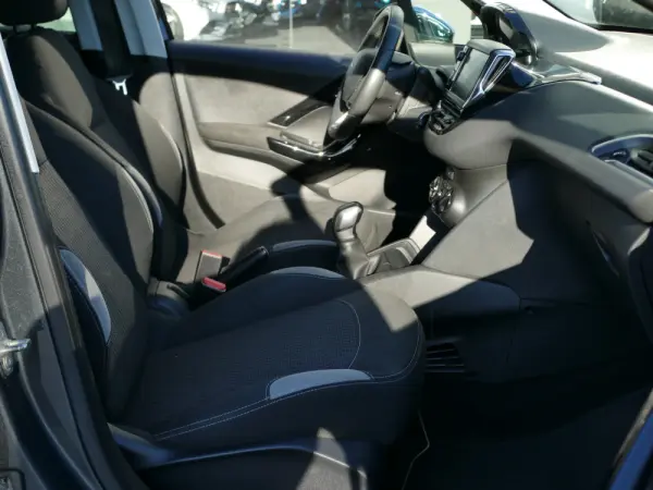 Peugeot 208 1.4 HDi Active 28
