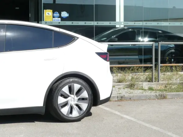 Tesla Model Y Tração Traseira 17
