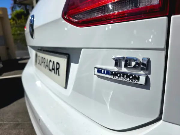 Volkswagen Golf 1.6 TDi Confortline 10
