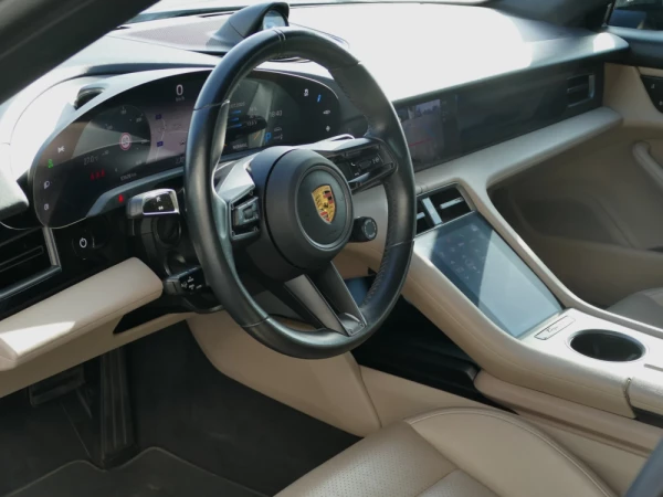 Porsche Taycan Sport Turismo 4S 27