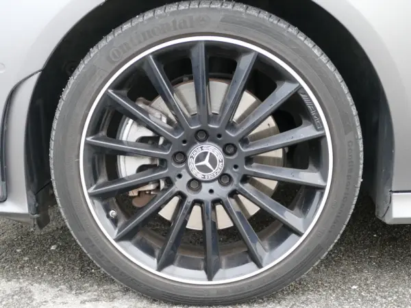 Mercedes-Benz CLA 250 e AMG Line 5