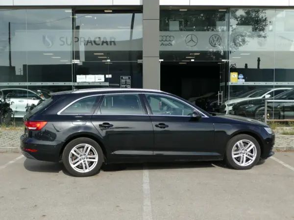 Audi A4 Avant 2.0 TDI Advance 43