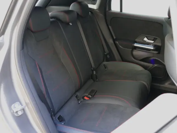 Mercedes-Benz GLA 250 e AMG Line 32