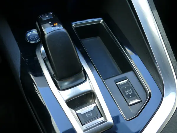 Peugeot 3008 1.6 Hybrid Allure Pack e-EAT8 20