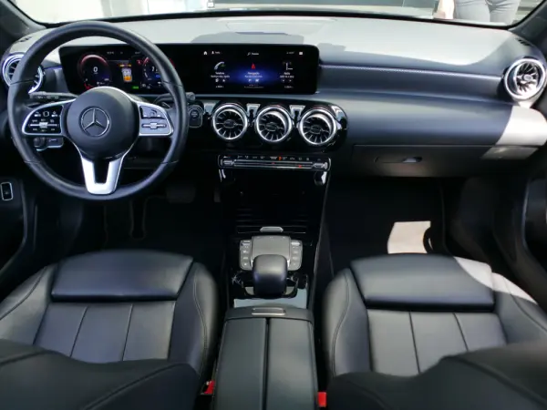 Mercedes-Benz A 250 e Progressive 37