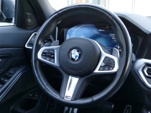 BMW 330 e Touring Pack M Auto 32