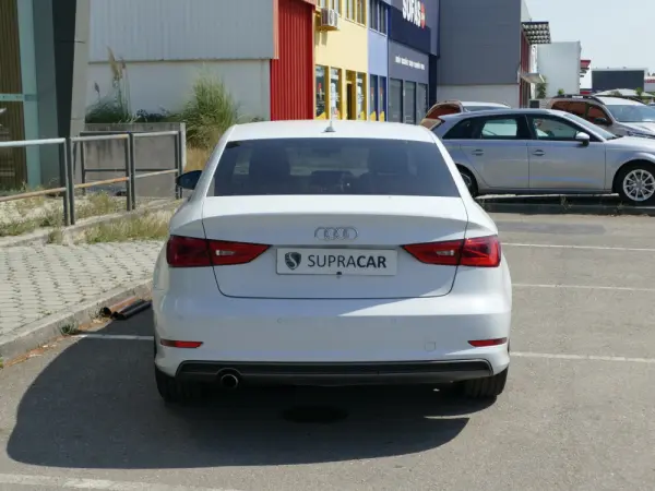 Audi A3 Limousine 1.6 TDI S-line S tronic 5