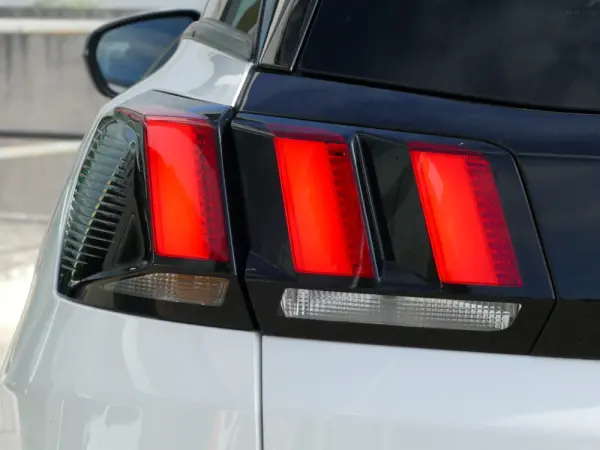 Peugeot 3008 1.6 Hybrid Allure Pack e-EAT8 9