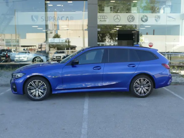BMW 330 e Pack Desportivo M Auto 38