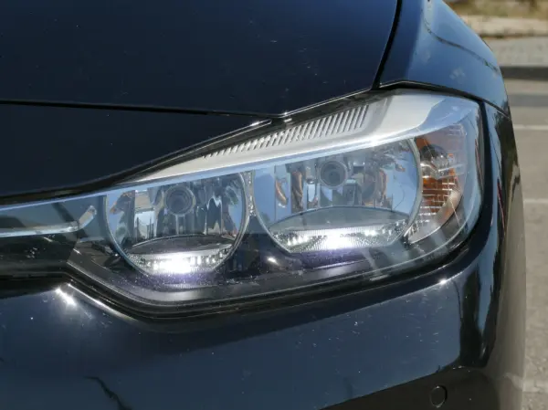 BMW 318 d Line Sport 10