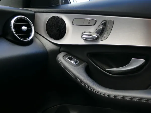 Mercedes-Benz C 300 de AMG Line 38