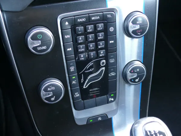 Volvo V40 2.0 D2 R-Design 17