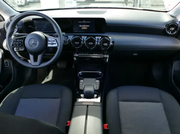 Mercedes-Benz A 250 Limousine e Style Plus 37