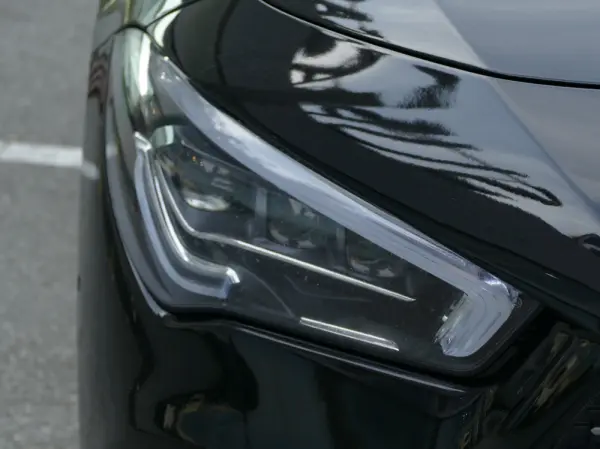 Mercedes-Benz CLA 250 e Shooting Brake AMG Line 11