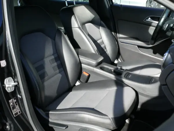Mercedes-Benz GLA 180 d Style Aut. 28