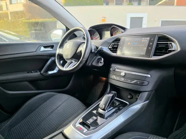Peugeot 308 1.5 BlueHDi Style EAT8 14