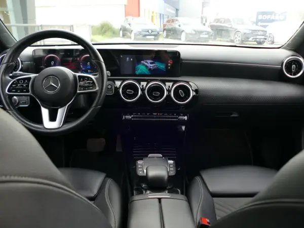 Mercedes-Benz A 250 Limousine e Style Plus 32