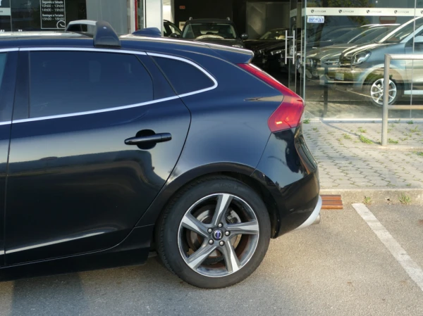 Volvo V40 2.0 D2 R-Design Momentum 14