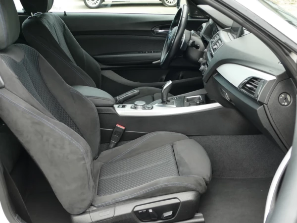 BMW 220 d Cabrio Pack M Auto 37