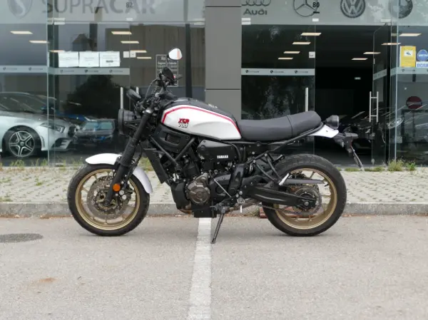 Yamaha XSR 700 Tribute 24