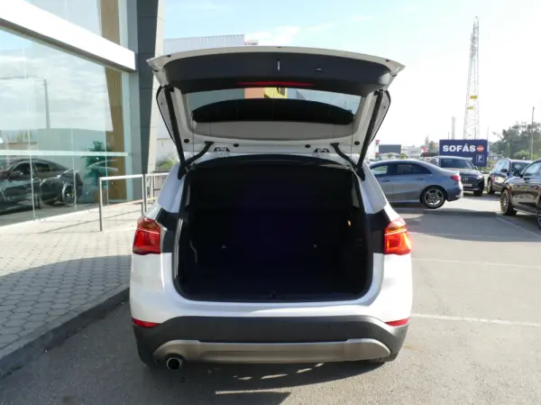 BMW X1 16 d sDrive Advantage 14